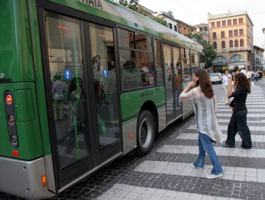 Polemiche a Treviso: controllore fa scendere bambina dal bus