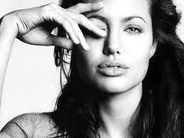 L’ex bad girl Angelina Jolie e il fantasma dell’anoressia