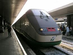 Tragedia a Sezze Romano: donna travolta da treno Napoli-Roma