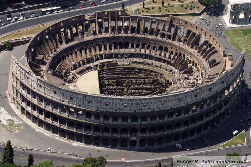Roma, Colosseo: placati gli allarmismi dopo il crollo