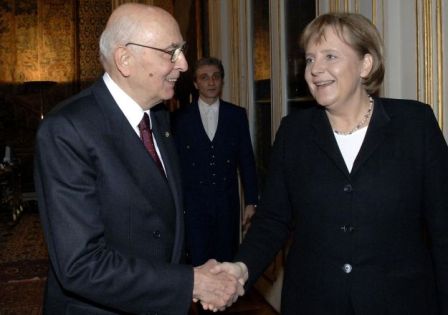 La Merkel chiamò Napolitano: pressioni per sostituire Berlusconi. Il Colle smentisce