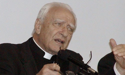 Il Papa si dimetterà, lo dice Monsignor Bettazzi. Il Vaticano però smentisce