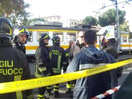 Paura a Porta Maggiore: si scontrano due tram, 15 passeggeri in ospedale