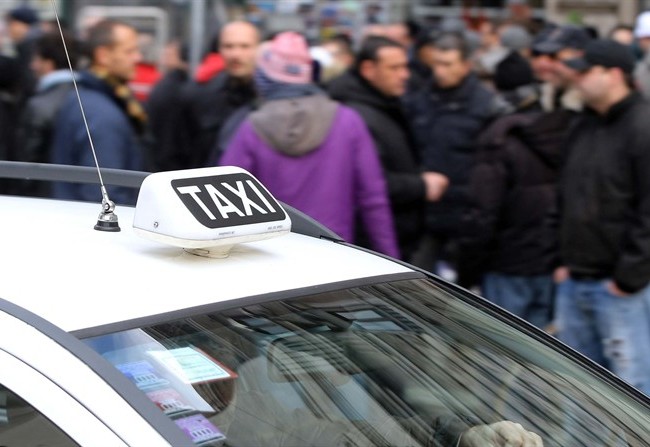 Roma sotto assedio dai tassisti in protesta:  Monti il bersaglio principale