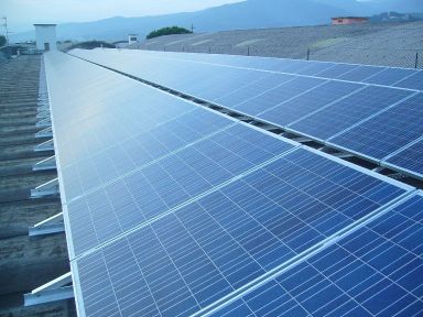 Fotovoltaico in aumento in tutti i comuni italiani