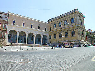 Cade cornicione della Basilica di San Pietro in Vincoli, nessun ferito