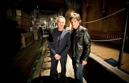 Il Mago Casanova cammina sul muro di MagicLand