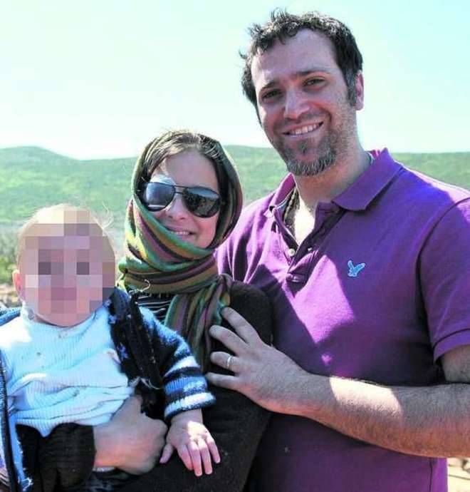 Malata di cancro rifiuta le cure e muore per far nascere suo figlio